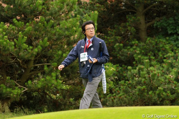 2012年 全英オープン 初日 山中博史JGTO専務理事 海外メジャーの舞台で競技委員を務める日本ゴルフツアー機構の山中専務理事