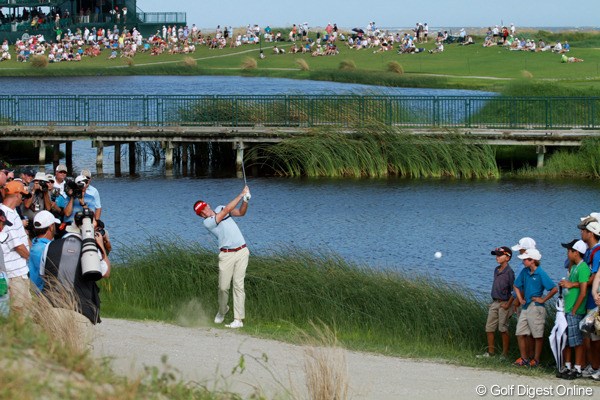 2012年 全米プロゴルフ選手権 2日目 リカバリー 土と水と空。ゴルフをプレーするのにスタジアムは要らない