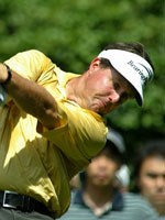 2003年 サントリーオープンゴルフトーナメント 2日目 フィル・ミケルソン ギリギリで予選通過を果たしたP.ミケルソン