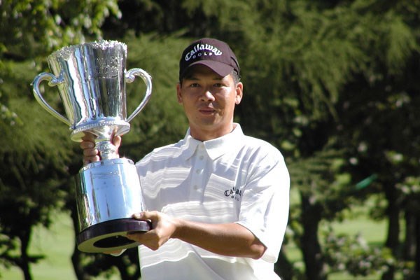 2003年 ANAオープンゴルフトーナメント 最終日 葉偉志 ピンチを乗り越え、台湾の葉が、最後の最後にロングパットで優勝を決めた