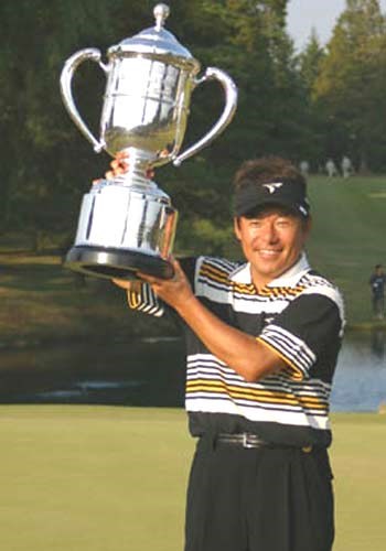 2003年 ブリヂストンオープンゴルフトーナメント 最終日 尾崎直道 3年ぶりの優勝でツアー30勝を達成した尾崎直道