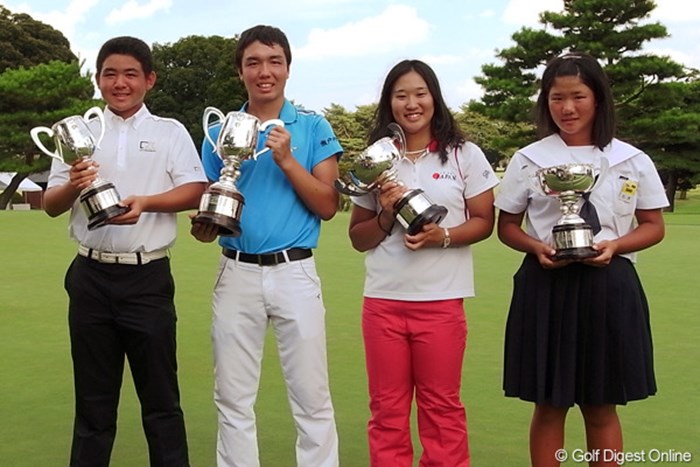今年の日本ジュニアを制した4人。小西健太は2年ぶり2勝目となった。 2012年 日本ジュニアゴルフ選手権競技  田辺一成、小西健太、鬼頭桜、松原由美（左から）
