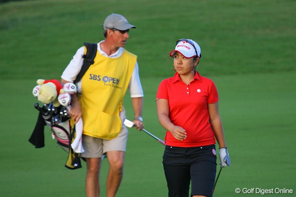 風に翻弄され、スコアを落してしまったが、目標の予選突破を決めた宮里美香