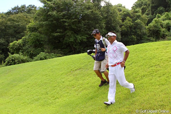2012年 関西オープンゴルフ選手権競技 最終日 篠崎紀夫 緊迫の最終組の中で、笑顔は篠崎紀夫が一番多かった気がします