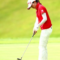 パッティングが決まり2位タイにつけた永井奈都。スイングは先輩プロのアドバイスで改善された 2012年 ゴルフ5レディスプロゴルフトーナメント 初日 永井奈都