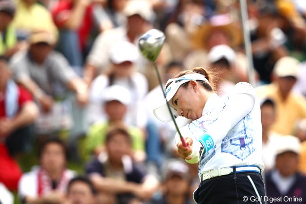 2012年 ゴルフ5レディスプロゴルフトーナメント 2日目 有村智恵 2R、トップを目指しスタート
