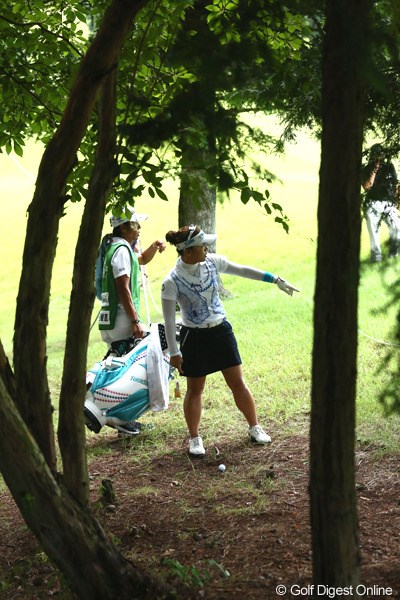 2012年 ゴルフ5レディスプロゴルフトーナメント 2日目 有村智恵 18番痛恨のミスでダブルボギーに・・・