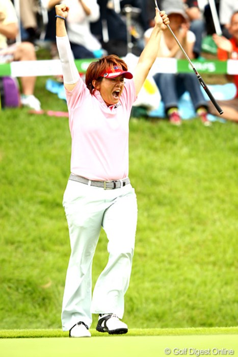 18番バーディ、吠えた吠えた吠えた～ 2012年 ゴルフ5レディスプロゴルフトーナメント 最終日 ウェイ・ユンジェ