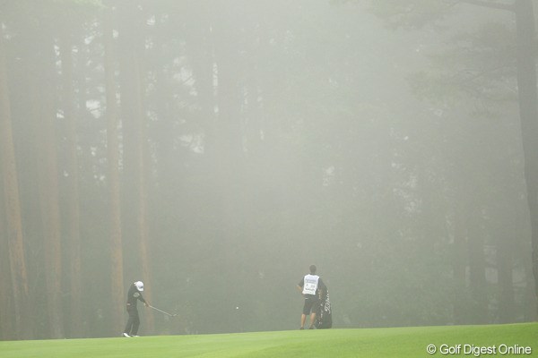 2012年 フジサンケイクラシック 最終日 3番ホール 雨が止めば霧が・・・でも試合は止まる事無く、無事に終わってよかったです。