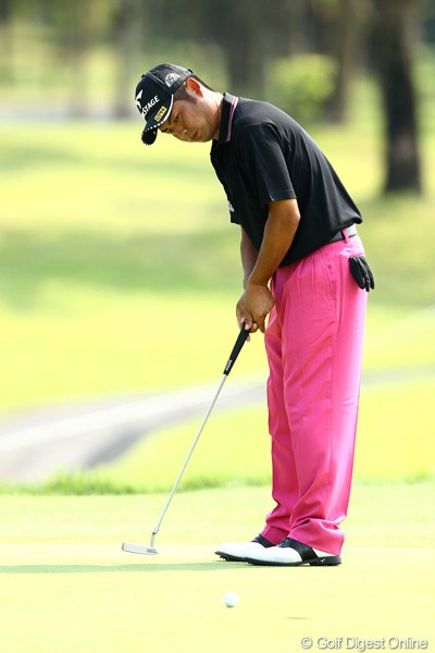 2012年 TOSHIN GOLF TOURNAMENT IN 涼仙 2日目 池田勇太 前半5バーディの池田勇太は、ただ入らなかっただけと後半1バーディにとどまるが2位タイの好位置に浮上した