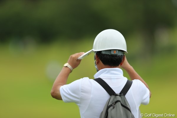 2012年 日本女子プロゴルフ選手権大会コニカミノルタ杯 3日目 ボランティア よぉ?し、ボールが飛んできたらヘディングしてやるぞー。