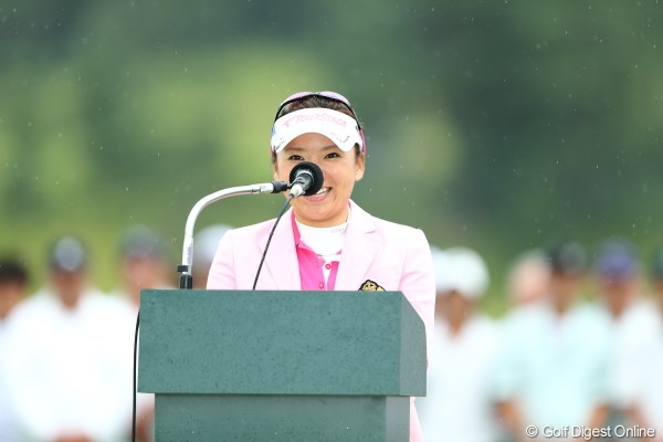 2012年 日本女子プロゴルフ選手権大会コニカミノルタ杯 最終日 有村智恵 別に鼻で喋ってるわけではございません。