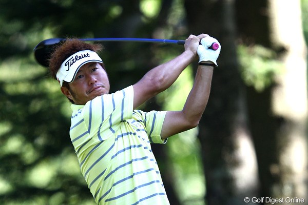 2012年 ANAオープンゴルフトーナメント 2日目 松村道央 前半アウトで5バーディを決め、上位進出を果たした松村道央。