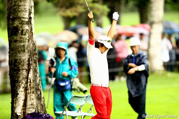 2012年 ANAオープンゴルフトーナメント 最終日 石川遼 ナイスオンしてバンザイだ