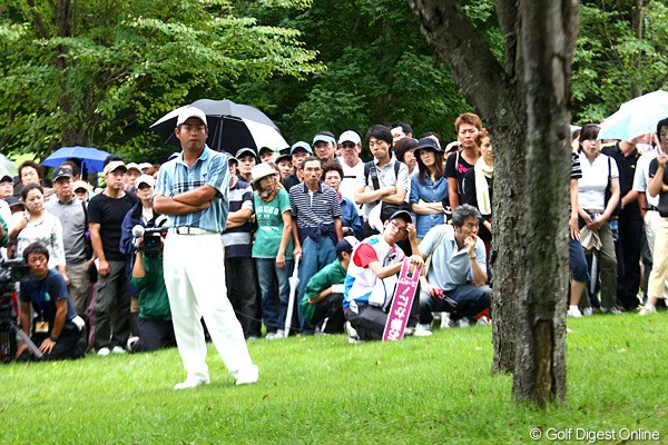 2012年 ANAオープンゴルフトーナメント 最終日 池田勇太 18番、右の林に・・・最終ホールで痛いトラブル