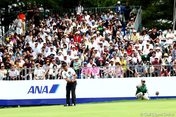 2012年 ANAオープンゴルフトーナメント 最終日 藤田寛之 18番、第3打。ほぼ優勝を確実に・・・