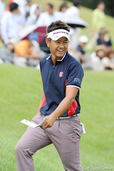 2012年 アジアパシフィックオープンゴルフチャンピオンシップ パナソニックオープン 初日 藤田寛之 あの有村智恵様がお手本にしているというが、ナイスミドルになった藤田君です。2週連続Vに向けて7バーディ、ノーボギーで「ご満悦」。2位T