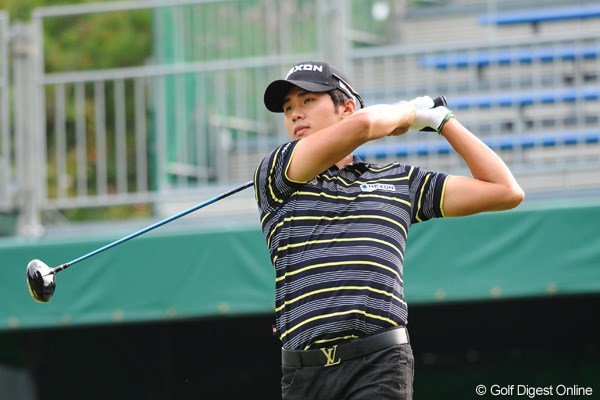 2012年 アジアパシフィックオープンゴルフチャンピオンシップ パナソニックオープン 初日 キム・ドフン 今日は海外勢がまったく不振でした。特にカタカナの名前のアジア勢はサッパリで、韓流のドックン君の6アンダー、6位が最上位です。