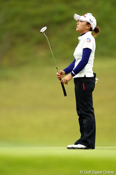 2012年 ミヤギテレビ杯ダンロップ女子オープンゴルフトーナメント 初日 有村智恵 パットが決まらず・・・