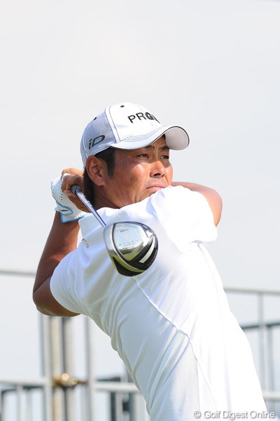2012年 アジアパシフィックオープンゴルフチャンピオンシップ パナソニックオープン 2日目 谷原秀人 67を2日続けて通算8アンダーの5位タイ。久しぶりに調子が良さそうです。この大会の初代チャンピオンの意地がありますがな！