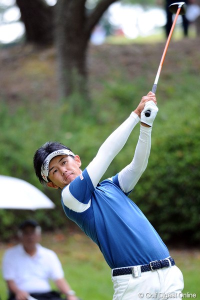 2012年 アジアパシフィックオープンゴルフチャンピオンシップ パナソニックオープン 2日目 近藤共弘 ペアリングの関係で、カメラマン的にあんまり深追いできない場所でラウンドしてはったんで、気付かなかったんですが、66、69の快スコアで8位タイ。