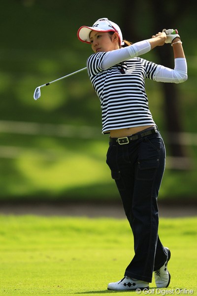 2012年 日本女子オープンゴルフ選手権競技  事前 斉藤愛璃 地元だけに練習ラウンドから多くのギャラリーの声援を受けてましたよ。