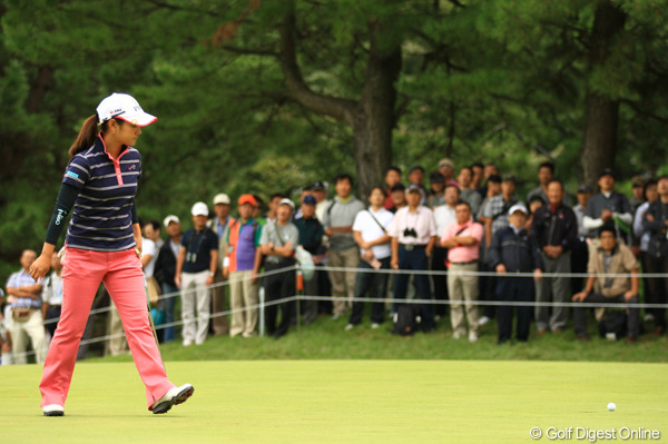 【2日目】藍は12位に後退 強風と高速グリーンに「心が折れかけた」