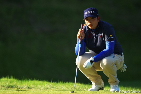 2012年 日本女子オープンゴルフ選手権競技  3日目 フォン・シャンシャン パッティングが入らずノーバーディな一日でしたが、首位タイをキープ。本命◎なのは間違いないです。