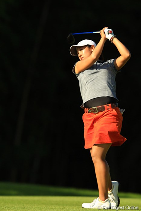 個人的見解ですが、マイコちゃんのスカート姿は、本当に良く似合ってると思っています。 2012年 日本女子オープンゴルフ選手権競技  3日目 若林舞衣子