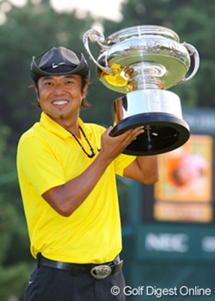2008年「日本オープン」で通算25勝を達成した片山晋呉