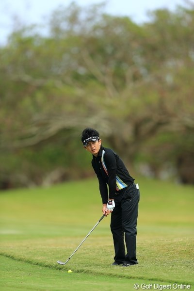 2012年 日本オープンゴルフ選手権競技 事前 近藤共弘 このボール、5センチずれただけで雲泥の差。