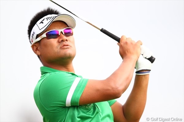 2012年 日本オープンゴルフ選手権競技 2日目  宮里優作 難セッティングで「69」を叩き出し、優勝争いに加わった弟・優作。