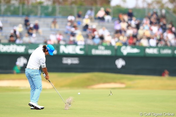 2012年 日本オープンゴルフ選手権競技 2日目 石川遼 あぶねーあぶねーってツバメが叫ぶ。