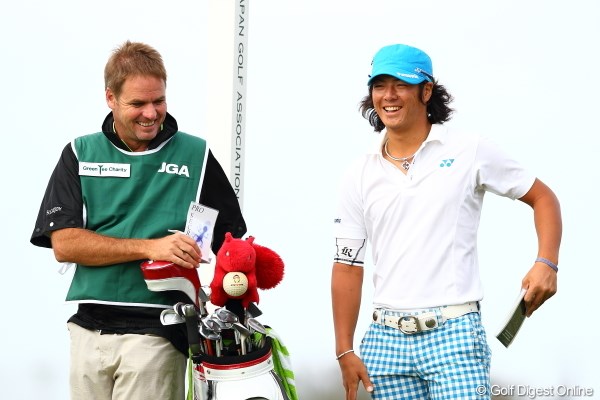 2012年 日本オープンゴルフ選手権競技 2日目 石川遼 外国人キャディとの相性いいみたいだね。