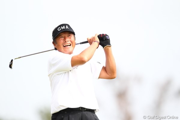 2012年 日本オープンゴルフ選手権競技 2日目 尾崎将司 必ずこのフィニッシュの感じです。