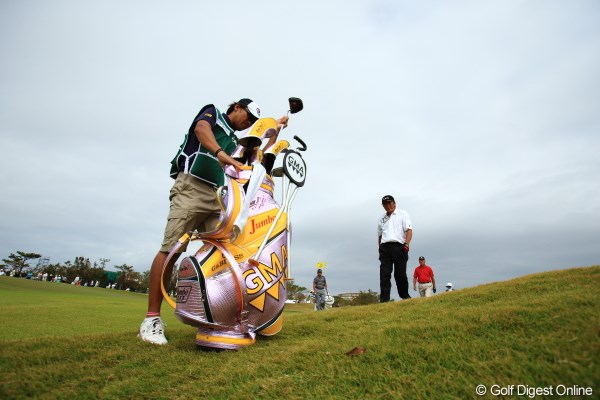 2012年 日本オープンゴルフ選手権競技 2日目 尾崎将司 来る！来る来る！ジャンボがこっち来るよー！