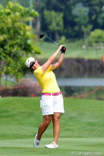 2012年 サイム・ダービー LPGA マレーシア 2日目 ミン・リー 初日5アンダーのアマチュア。ヤニと同じ台湾の人です。ファッションもヤニにそっくりでしょ？