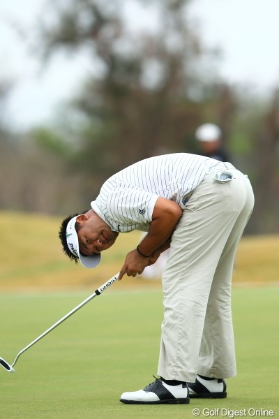 2012年 日本オープンゴルフ選手権競技 3日目 ハン・リー 前屈けっこうイケます。