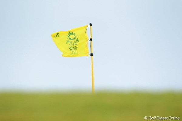 2012年 日本オープンゴルフ選手権競技 3日目 フラッグ 今日一番風強かったかな。