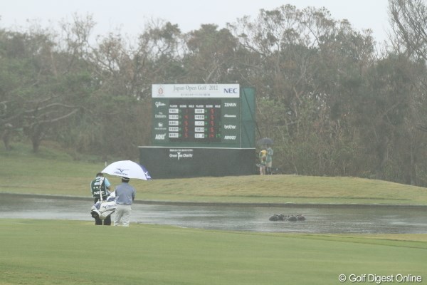 2012年 日本オープンゴルフ選手権競技 3日目 手嶋プロ 大粒の霧雨って知ってる？この時ほんと帰りたくなった。