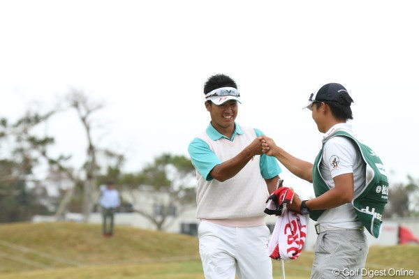 2012年 日本オープンゴルフ選手権競技 3日目 松山英樹 ティショットをトラブったけれどナイスバーディー！