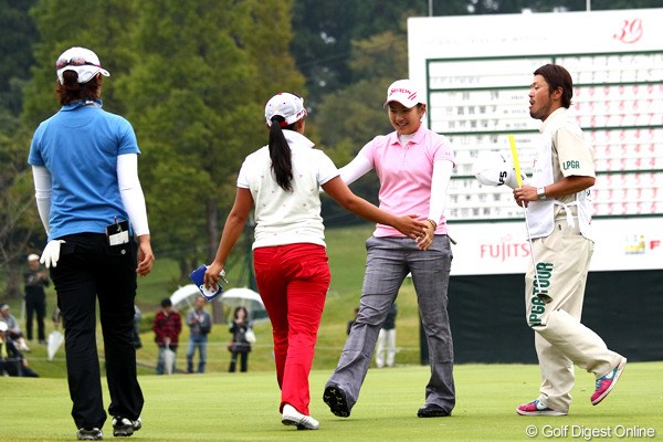 2012年 富士通レディース 最終日  成田美寿々