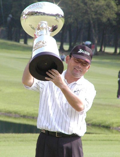 2002年 ダイヤモンドカップトーナメント 最終日 中嶋常幸 7年ぶりの賜杯を手にした中嶋