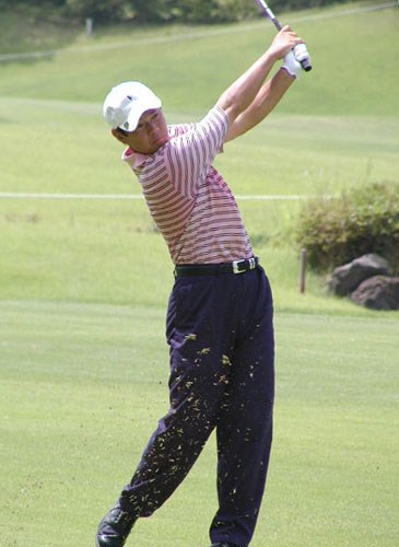 2002年 サトウ食品NST新潟オープンゴルフ選手権競技 最終日 今野康晴 先輩の宮本を振り切った