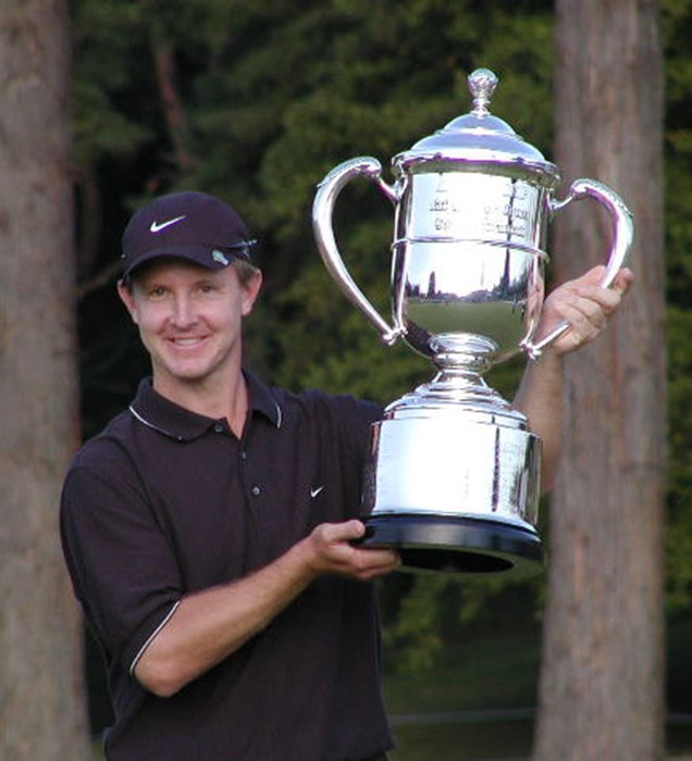 念願の日本ツアー初優勝を果たしたS.レイコック 2002年 ブリジストンオープンゴルフトーナメント 最終日 スコット・レイコック