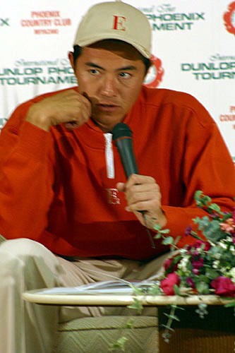 2002年 ダンロップフェニックストーナメント 3日目 横尾要 後半にしっかりスコアをまとめ首位をキープした横尾要