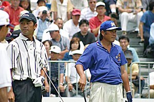 2002年 日本ゴルフツアー選手権イーヤマカップ 3日目 左）久保谷健一、右）尾崎将司 