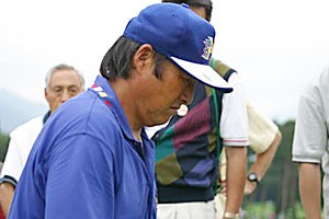 2002年 日本ゴルフツアー選手権イーヤマカップ 3日目 尾崎将司 尾崎将司バック9へ移動中