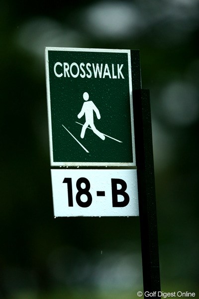 2012年 ブリヂストンオープンゴルフトーナメント 初日 クロスウォーク クロスウェイをお歩きください