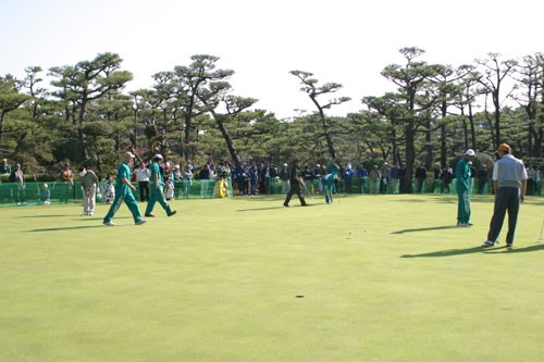 2002年 ダンロップフェニックストーナメント 3日目 練習グリーン
